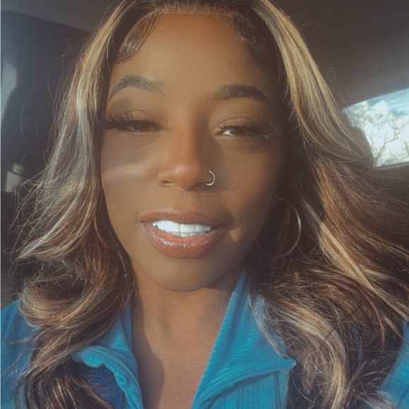 Meet your Posher, Keosha - Picture 2 of 3